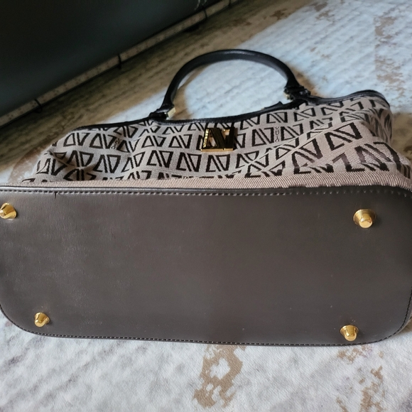 Authentic Diana Valentino Monogram Canvas & Leather Shoulder Handbag - Picture 6 of 8